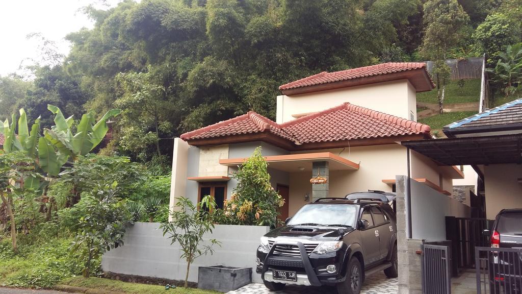 Rumah liburan Roemi Bandung